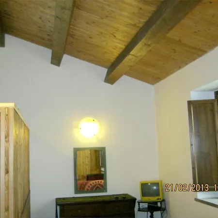Holiday Home Frazione Morano Osteria * グアルド・タディーノ